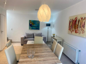 DUPLEX en COMPLEJO CERRADO EXCLUSIVA UBICACION!!